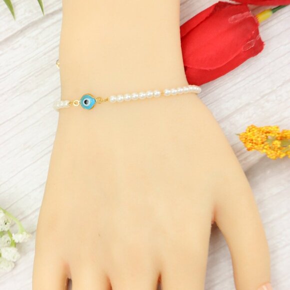 "Trendy Handmade Bracelet – A Thoughtful Gift for Girls & Women | UNVRC1461 - Picture 3 of 10